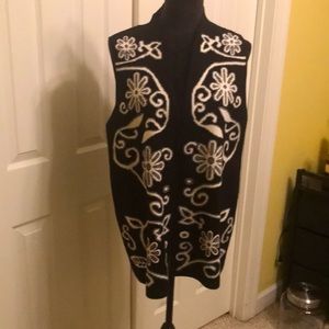 Lauren Michelle vest with printed white designs